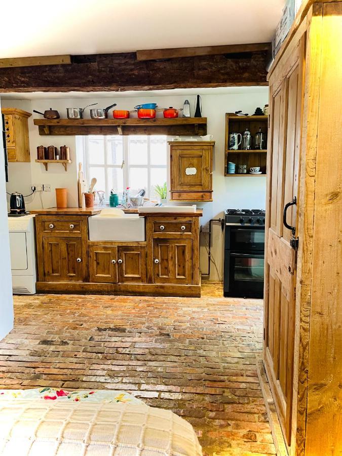 The Beehive, Ground Floor Apartment In Norfolk, No Shared Amenities Downham Market Bagian luar foto