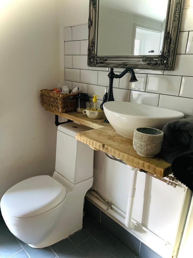 The Beehive, Ground Floor Apartment In Norfolk, No Shared Amenities Downham Market Bagian luar foto
