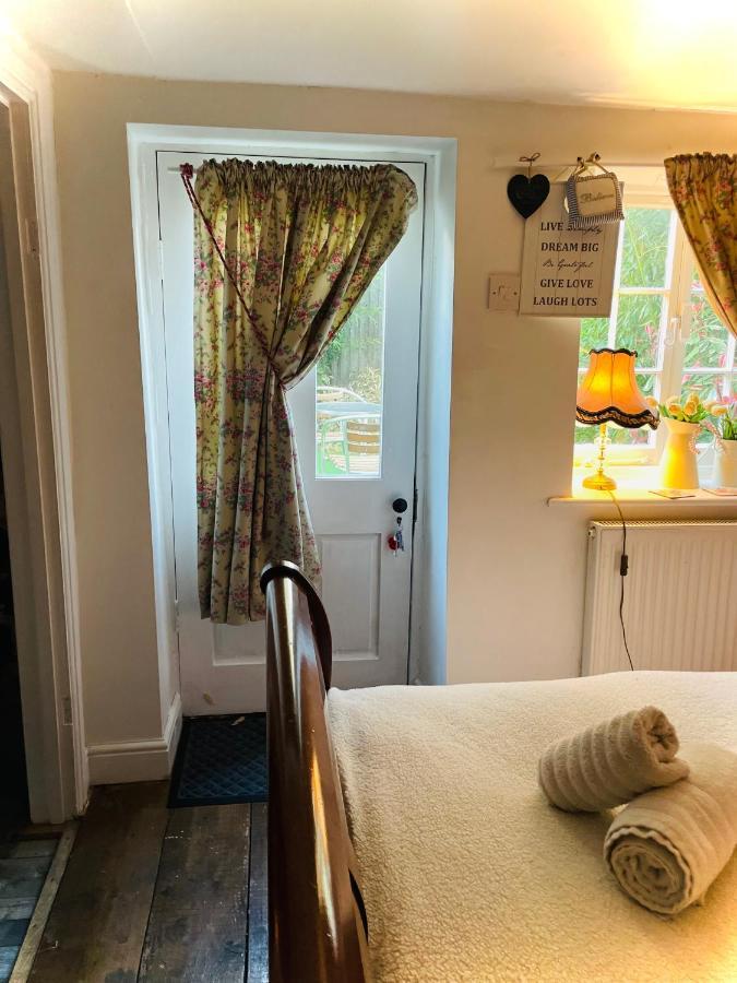 The Beehive, Ground Floor Apartment In Norfolk, No Shared Amenities Downham Market Bagian luar foto