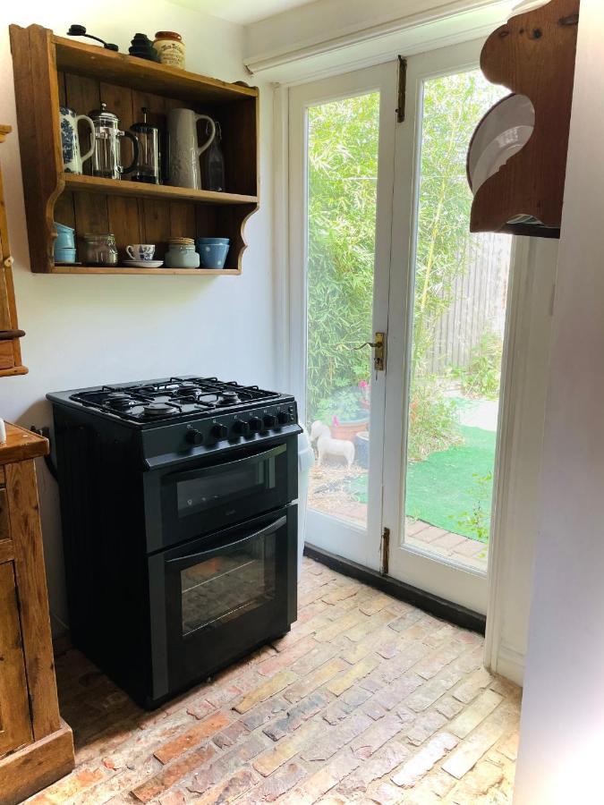 The Beehive, Ground Floor Apartment In Norfolk, No Shared Amenities Downham Market Bagian luar foto