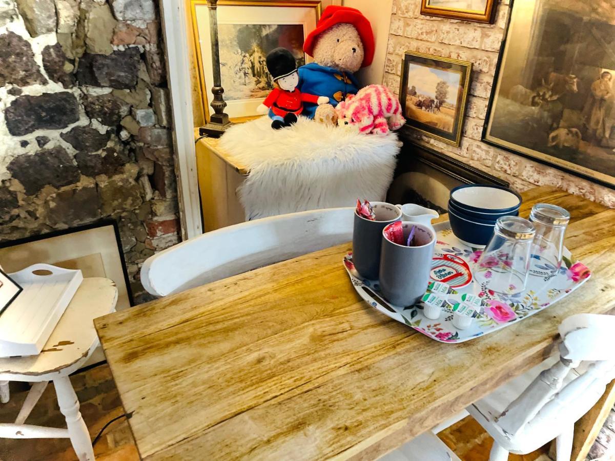 The Beehive, Ground Floor Apartment In Norfolk, No Shared Amenities Downham Market Bagian luar foto